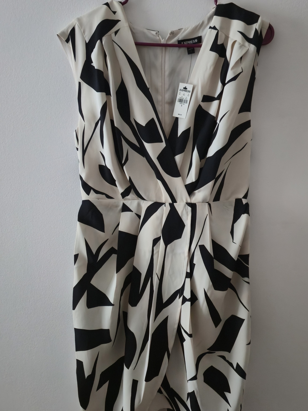 Express Cream Dress with Bold Black Abstract Print
